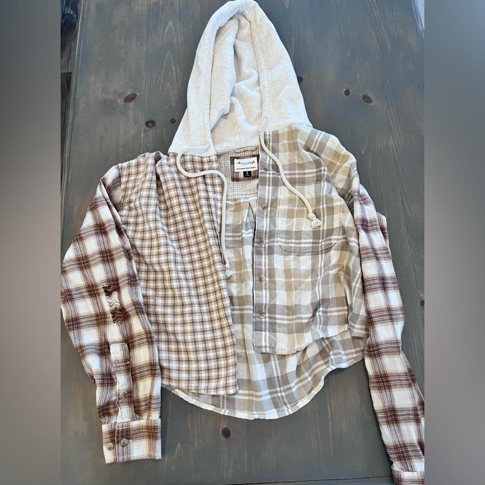 American Eagle flannel small